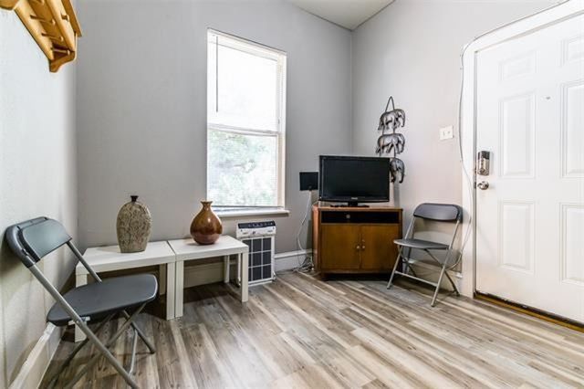237 W Brooklyn Bend, Dallas, TX 75208