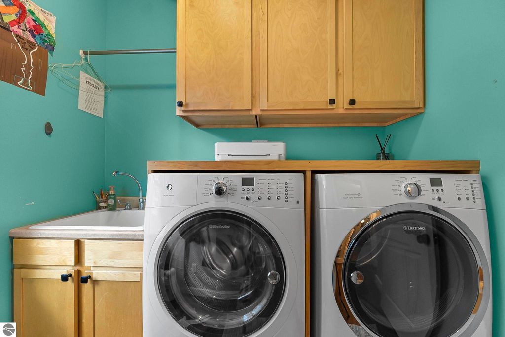 Image 27 of property listing at 7819 + 7811 Hillside Drive, Traverse City, MI 49685