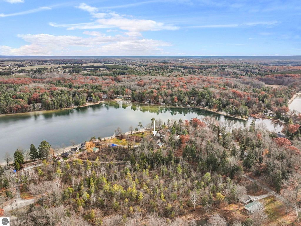 Image 87 of property listing at 7819 + 7811 Hillside Drive, Traverse City, MI 49685