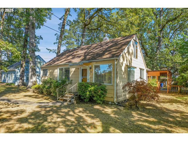 328 N 15TH Ave, Cornelius, OR 97113