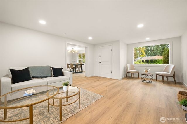 6004 225th Place SW, Mountlake Terrace, WA 98043