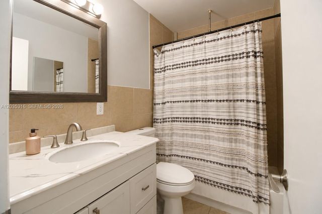 7611 NW 15th Ct, Pembroke Pines, FL 33024