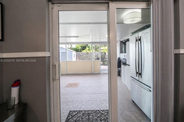 7611 NW 15th Ct, Pembroke Pines, FL 33024