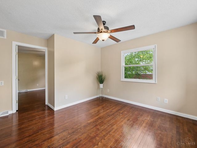 11623 Kenn Road, Cincinnati, OH 45240
