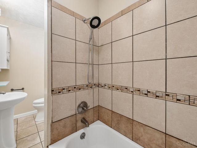 11623 Kenn Road, Cincinnati, OH 45240