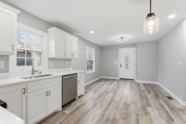 214 W Adams Ave, Lebanon, TN 37087