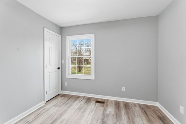 214 W Adams Ave, Lebanon, TN 37087