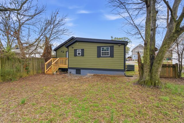 214 W Adams Ave, Lebanon, TN 37087