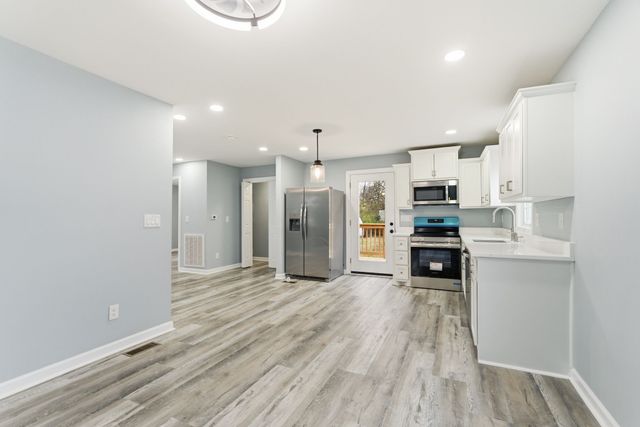 214 W Adams Ave, Lebanon, TN 37087