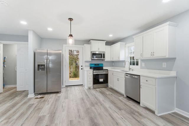 214 W Adams Ave, Lebanon, TN 37087