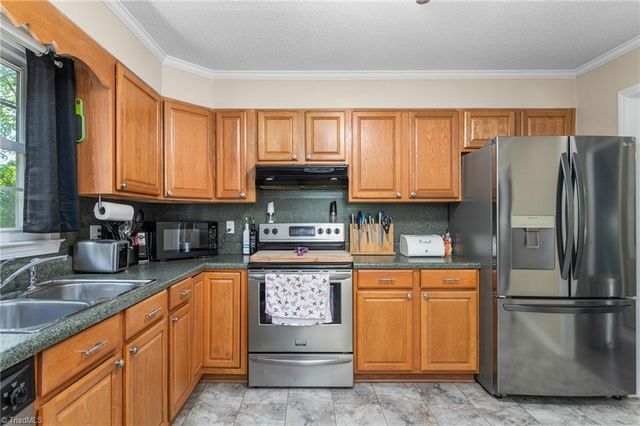147 Glen Meadow Drive, Reidsville, NC 27320