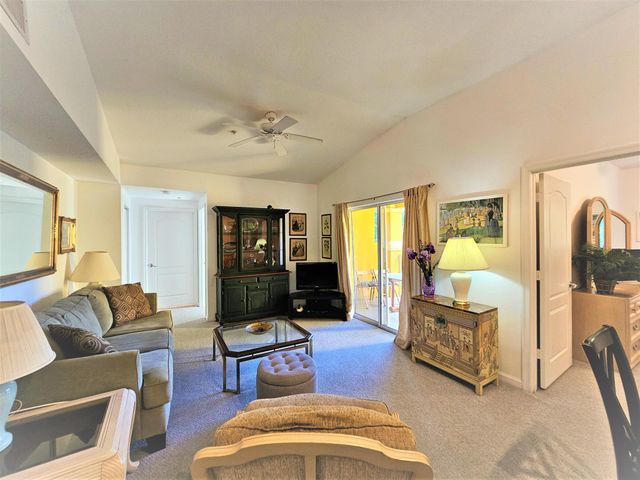 5050 Fairways Circle 301, Vero Beach, FL 32967