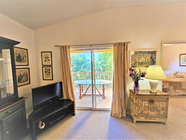 5050 Fairways Circle 301, Vero Beach, FL 32967