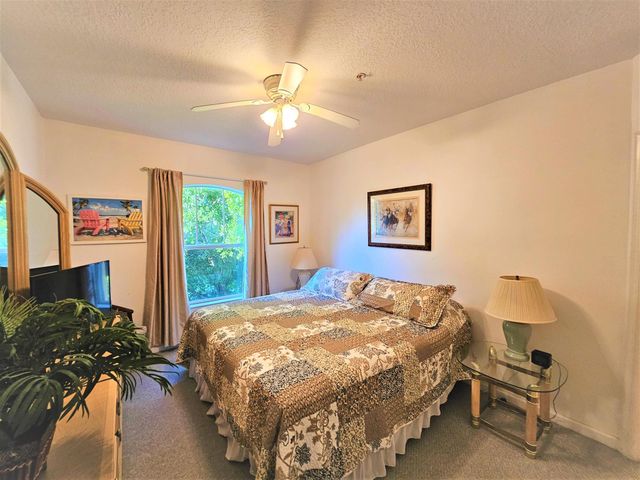 5050 Fairways Circle 301, Vero Beach, FL 32967