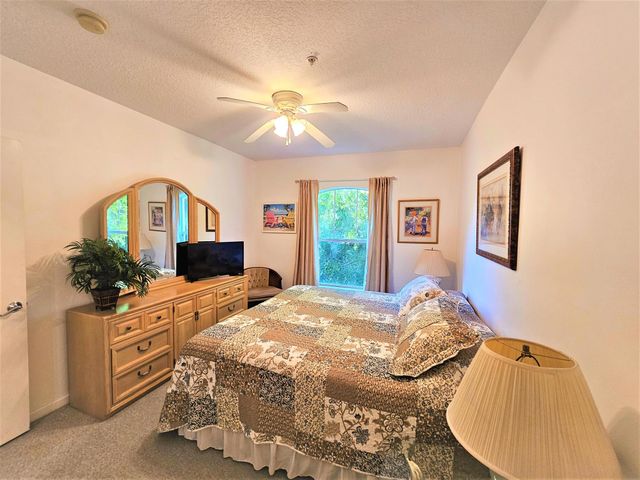 5050 Fairways Circle 301, Vero Beach, FL 32967