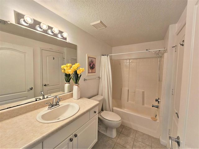 5050 Fairways Circle 301, Vero Beach, FL 32967