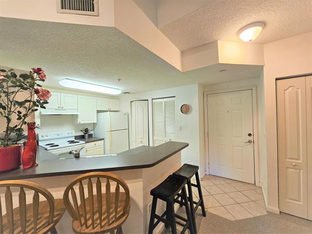 5050 Fairways Circle 301, Vero Beach, FL 32967