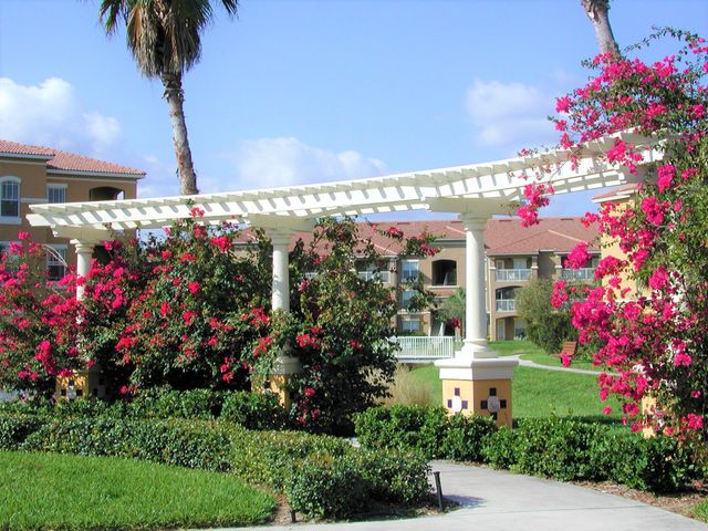 5050 Fairways Circle 301, Vero Beach, FL 32967