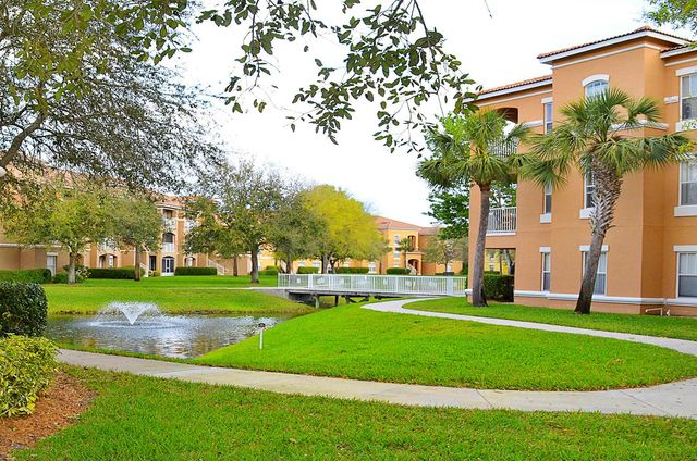 5050 Fairways Circle 301, Vero Beach, FL 32967