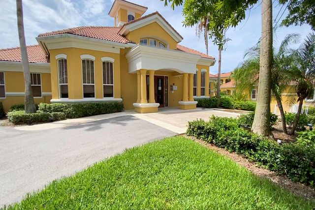 5050 Fairways Circle 301, Vero Beach, FL 32967