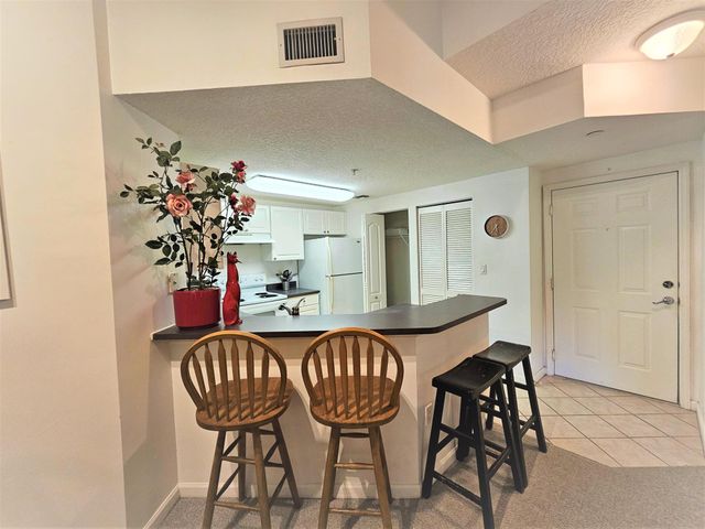 5050 Fairways Circle 301, Vero Beach, FL 32967