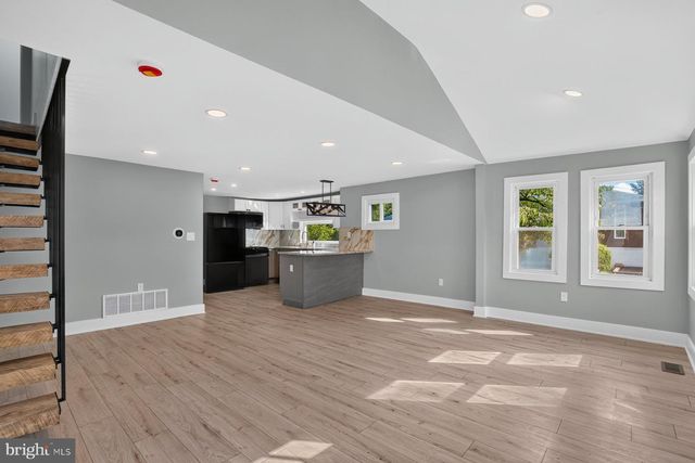 822 LONGWOOD AVE, Cherry Hill, NJ 08002