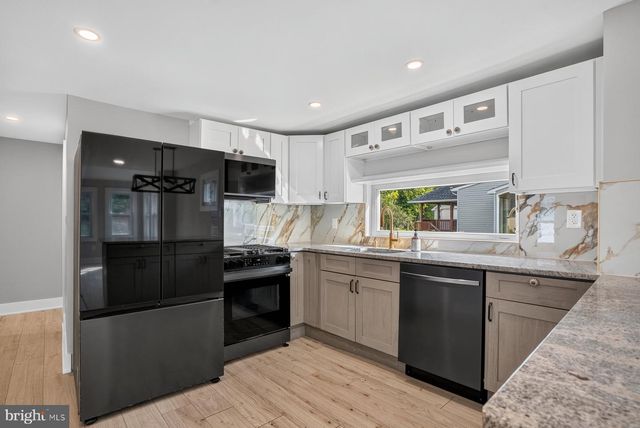 822 LONGWOOD AVE, Cherry Hill, NJ 08002