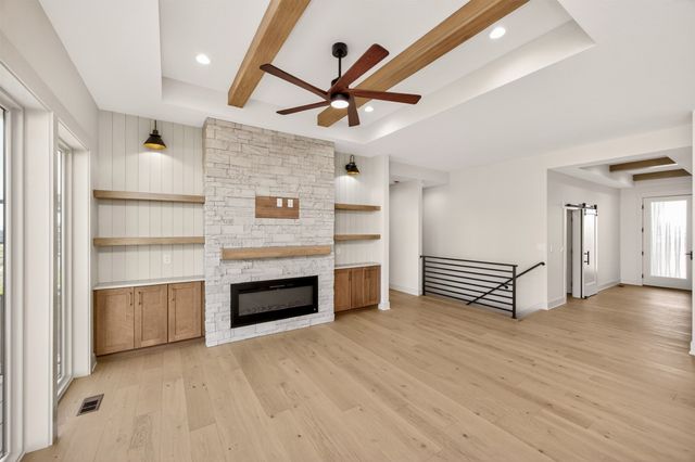 17211 Brookview Drive, Urbandale, IA 50263