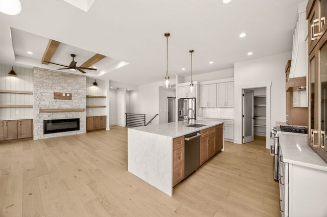 17211 Brookview Drive, Urbandale, IA 50263