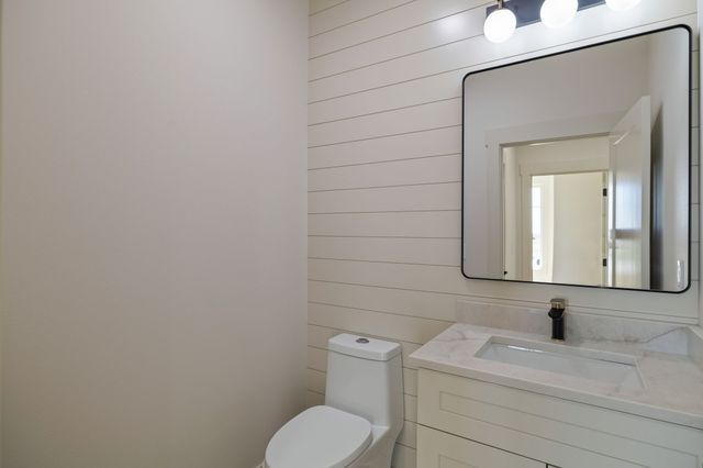 17211 Brookview Drive, Urbandale, IA 50263