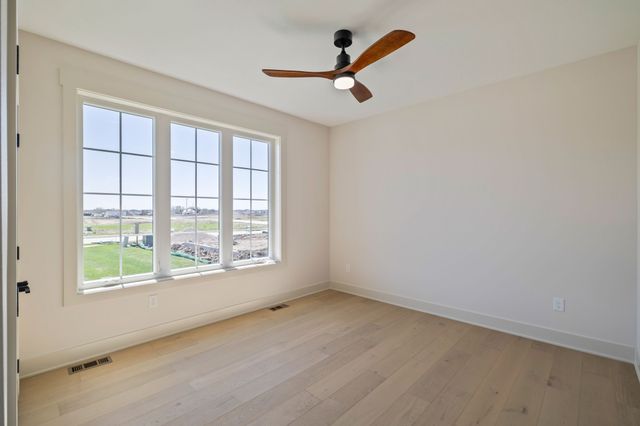 17211 Brookview Drive, Urbandale, IA 50263