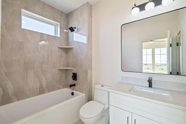 17211 Brookview Drive, Urbandale, IA 50263