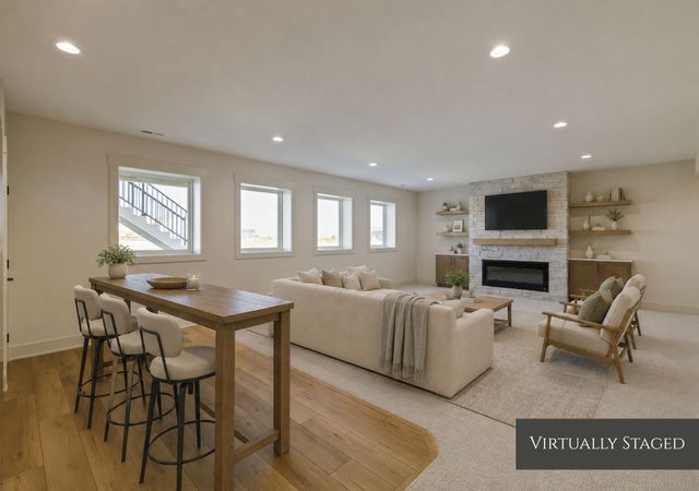 17211 Brookview Drive, Urbandale, IA 50263