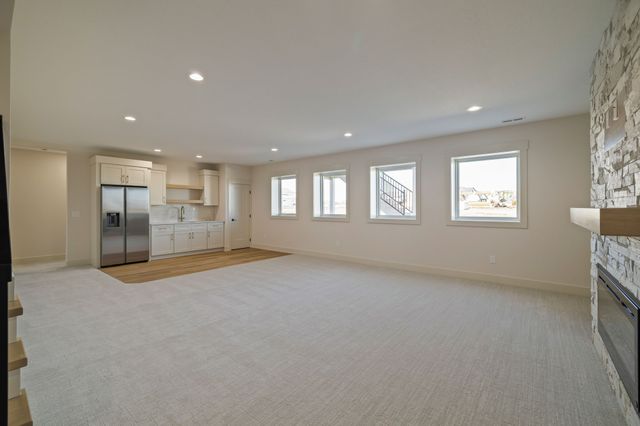 17211 Brookview Drive, Urbandale, IA 50263