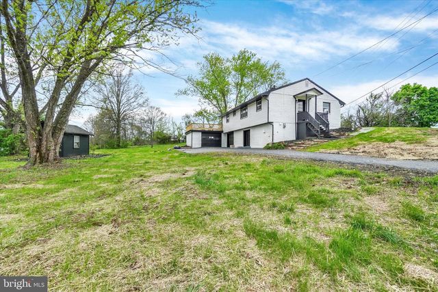 3190 LEWISBERRY RD, York Haven, PA 17370