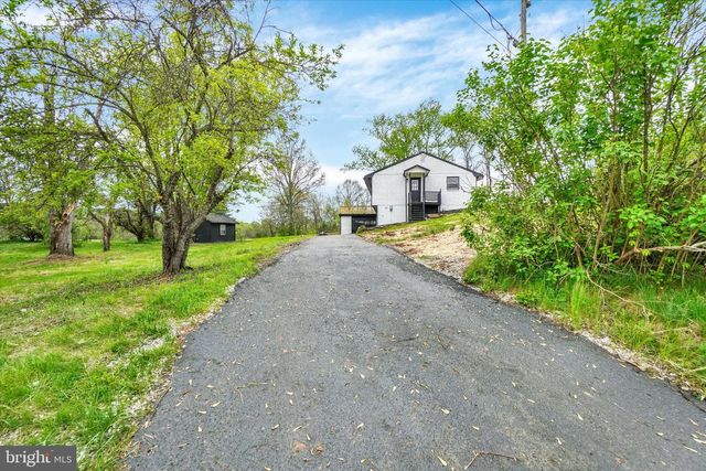 3190 LEWISBERRY RD, York Haven, PA 17370