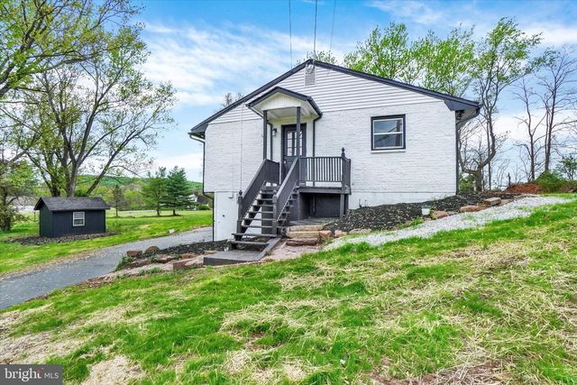 3190 LEWISBERRY RD, York Haven, PA 17370