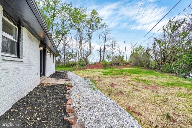 3190 LEWISBERRY RD, York Haven, PA 17370
