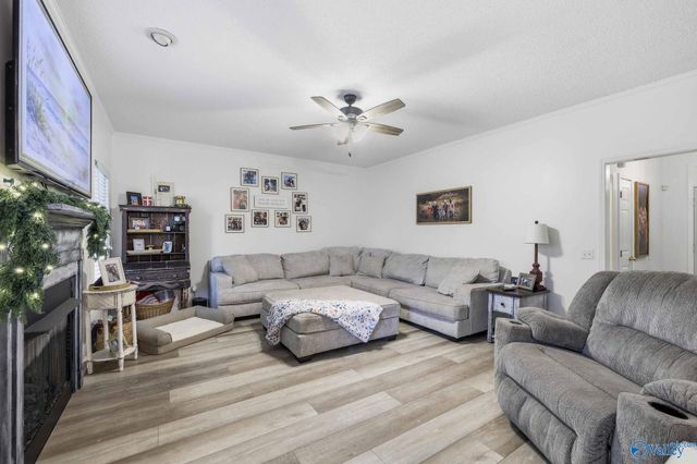 618 Colonial Avenue, Albertville, AL 35950