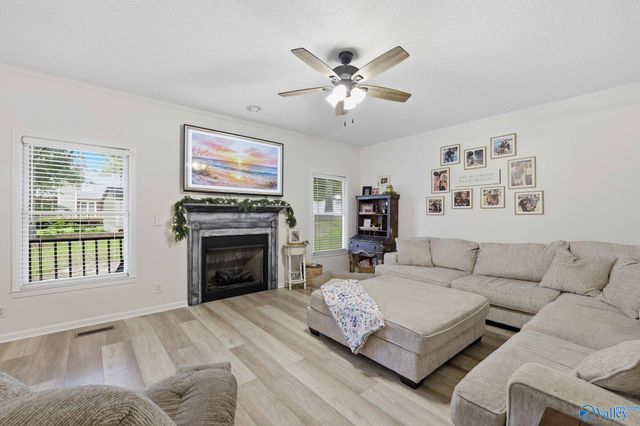 618 Colonial Avenue, Albertville, AL 35950