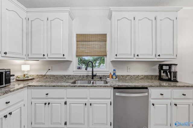 618 Colonial Avenue, Albertville, AL 35950