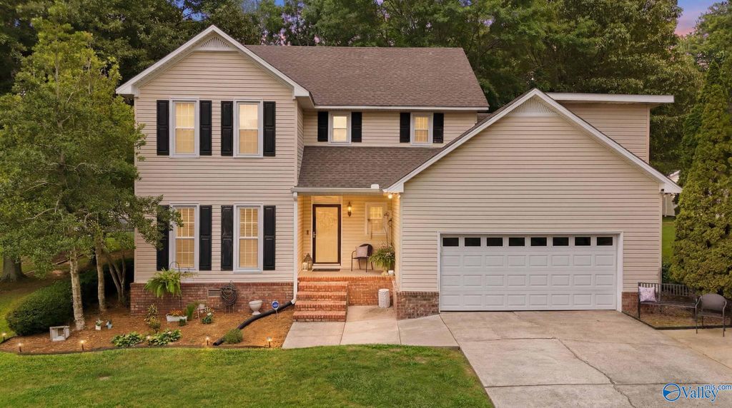 618 Colonial Avenue, Albertville, AL 35950
