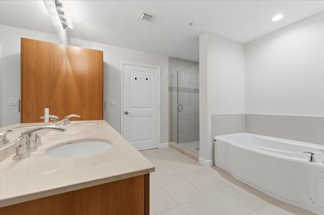 1945 S Ocean Drive 509, Hallandale Beach, FL 33009