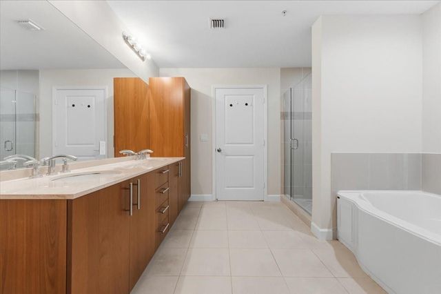 1945 S Ocean Drive 509, Hallandale Beach, FL 33009