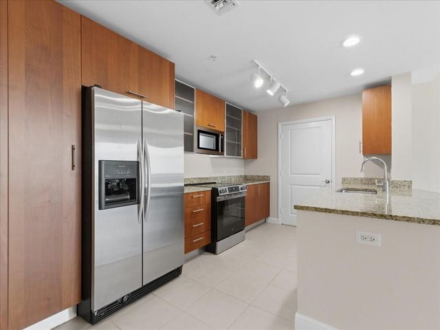 1945 S Ocean Drive 509, Hallandale Beach, FL 33009