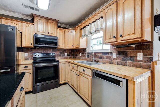 102 Julia Court, Springfield, GA 31329