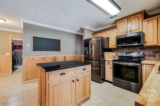 102 Julia Court, Springfield, GA 31329
