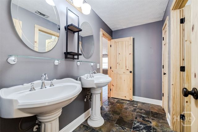 102 Julia Court, Springfield, GA 31329