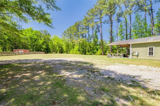 102 Julia Court, Springfield, GA 31329