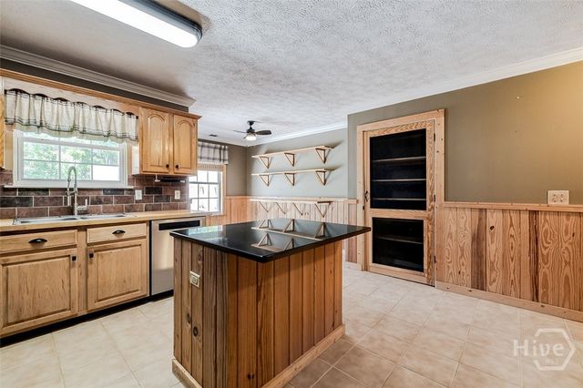 102 Julia Court, Springfield, GA 31329